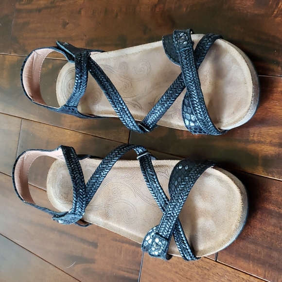 TAOS ZIGGIE HOOK &LOOP LEATHER SANDALS SZ 10-10.5 black - Picture 2 of 12